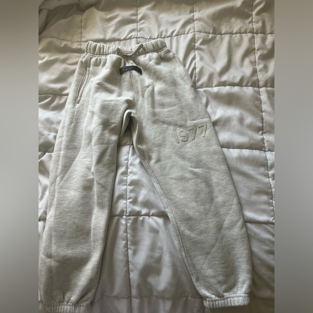 essential sweatpants